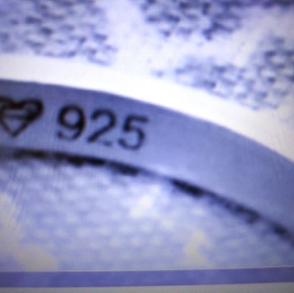 Crown ring - Picture 1 of 2